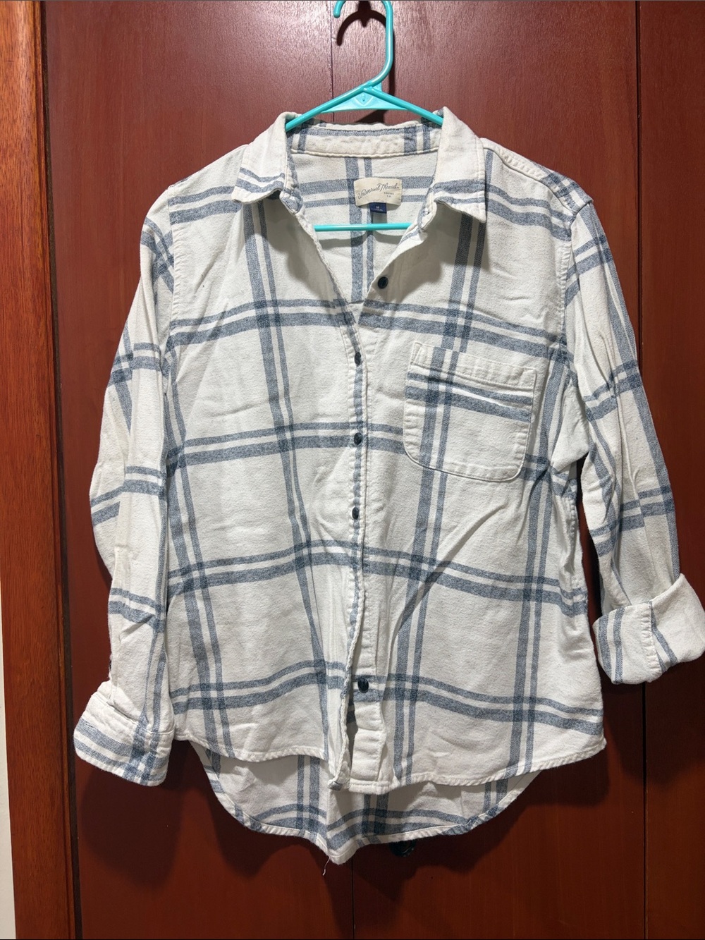 White & Light Blue Plaid Flannel Button-Up Shirt